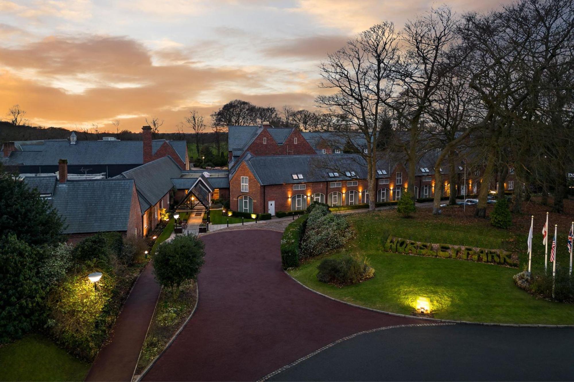 Delta Hotels By Marriott Worsley Park Country Club Zewnętrze zdjęcie