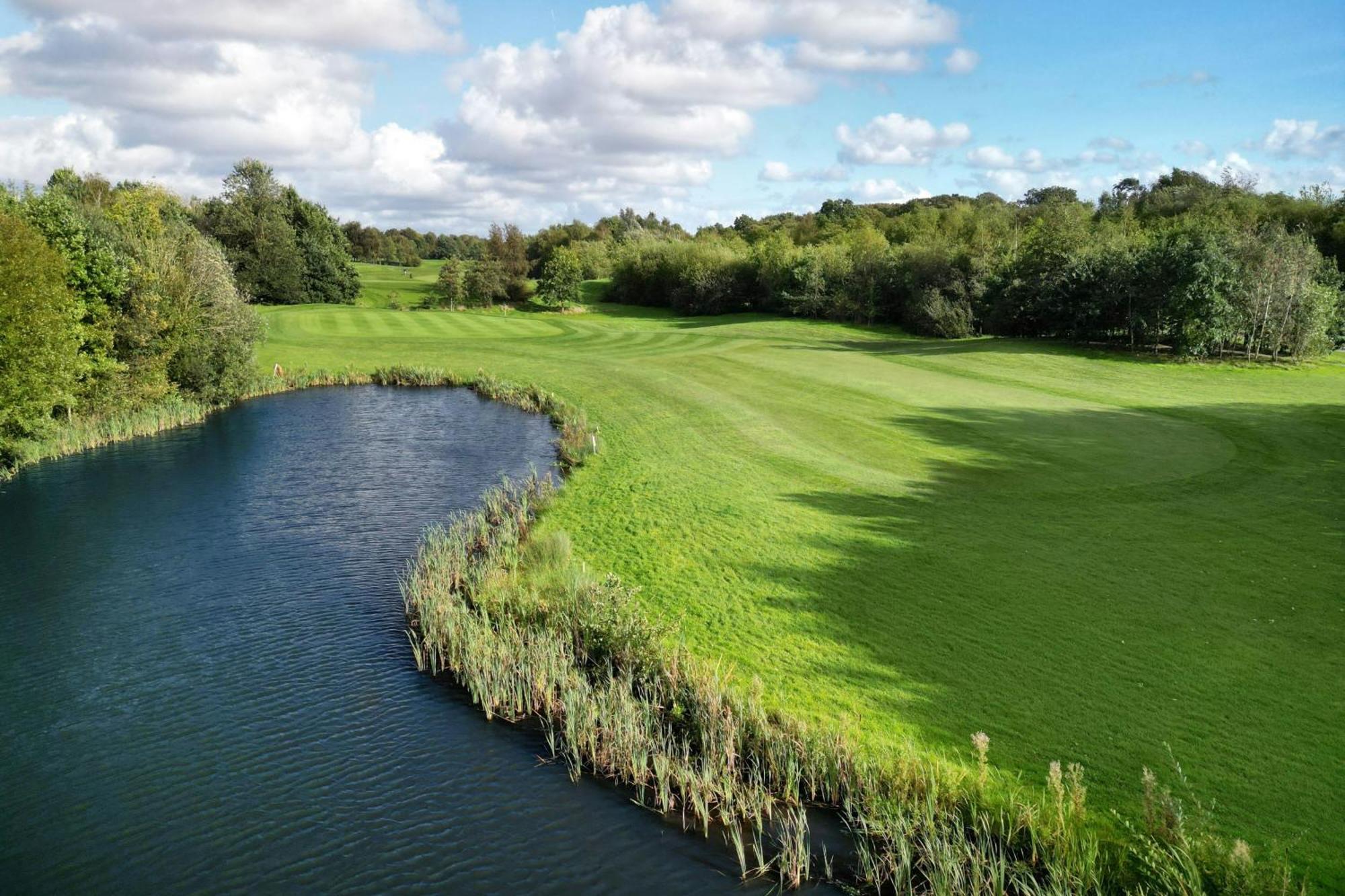 Delta Hotels By Marriott Worsley Park Country Club Zewnętrze zdjęcie